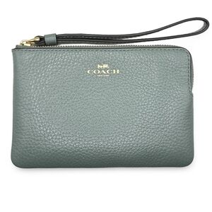 COACH NWOT Sage Leather Corner Zip Wristlet